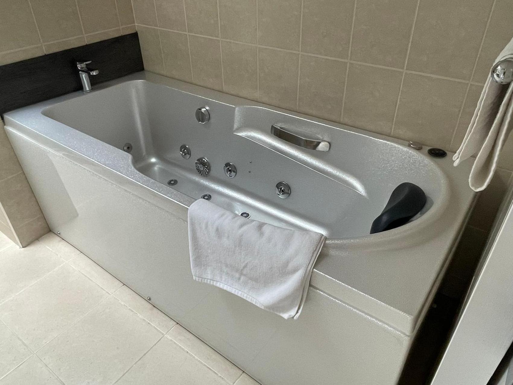 Alpha Motel Крайстчърч Екстериор снимка